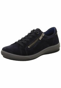 Sneaker in suede blu navy con design alla stringa, dettagli con zip laterale, suola in gomma testurizzata e finiture lisce per un tocco di stile e funzionalità aggiuntiva.