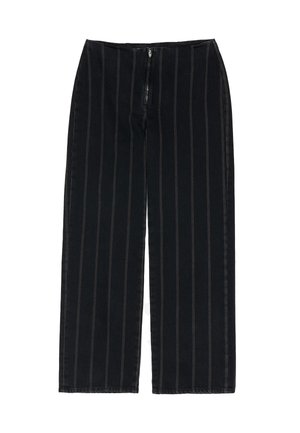Pantalons larges en denim noirs avec des rayures verticales grises. Comprend une fermeture éclair et un ourlet propre. La texture semble légèrement rugueuse.