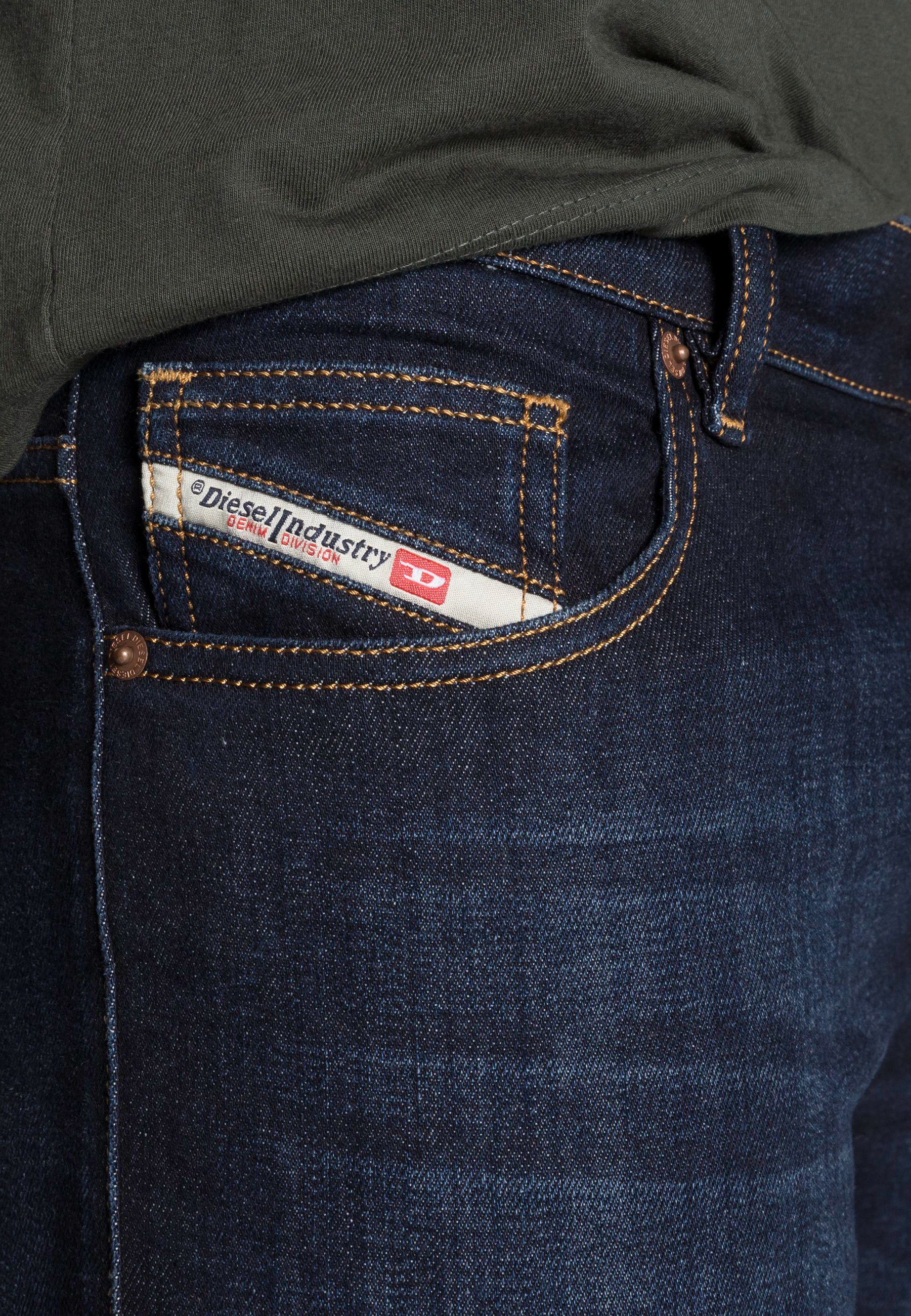 Diesel YENNOX - Prigludę džinsai - dark blue denim/tamsiai mėlynų džinsų -  Zalando.lt