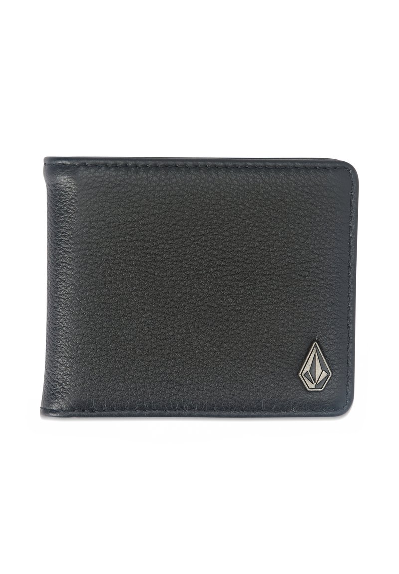 Portefeuille en cuir noir avec une texture lisse, de forme rectangulaire, coutures renforcées et un petit logo métallique dans le coin avant.