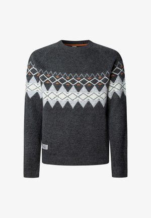 Grijze gebreide trui met een geometrisch wit en oranje patroon over de borst, ronde halslijn en ribgebreide manchetten. Heeft een merklabel.