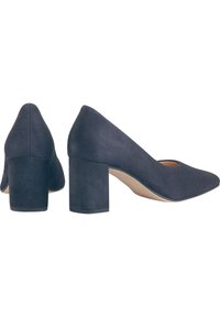 Pompes à talons hauts en daim bleu marine, à bout carré et talon carré. Texture lisse sans motifs ni ornements visibles.