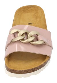 Roze gepatineerde slide sandaal met een gouden kettingaccent, kurken voetbed en witte rubberen zool. Maat 37. Gladde afwerking met een zachte textuur.