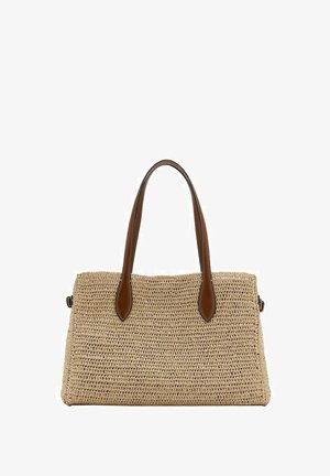Bolso tote de tejido beige con dos asas de cuero marrón y base rectangular, diseñado para llevar en la mano o al hombro.