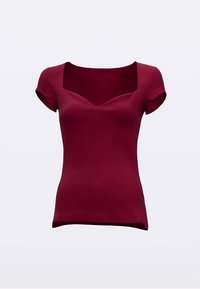 Haut bordeaux à manches courtes côtelé avec un col en V. Texture douce et ourlet arrondi, sans éléments apparents ni accents.