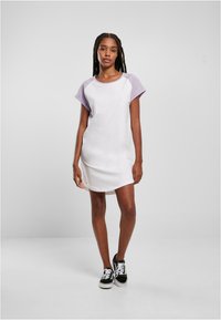 Urban Classics RAGLAN TEE - Haljina od žerseja - white lilac