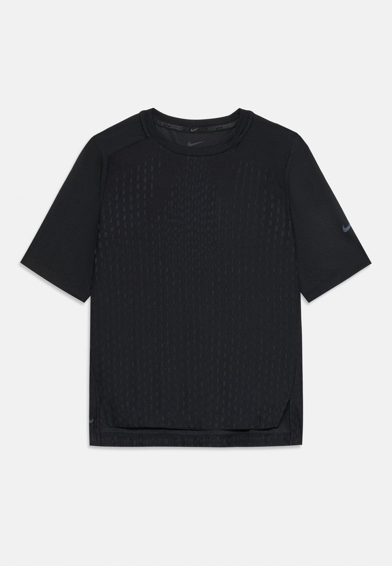 Čierne športové tričko s krátkymi rukávmi. Vyrobené z ľahkého materiálu s textúrovaným vzorom, okrúhlym výstrihom a bočnými rozparky. Logo Nike na rukáve.