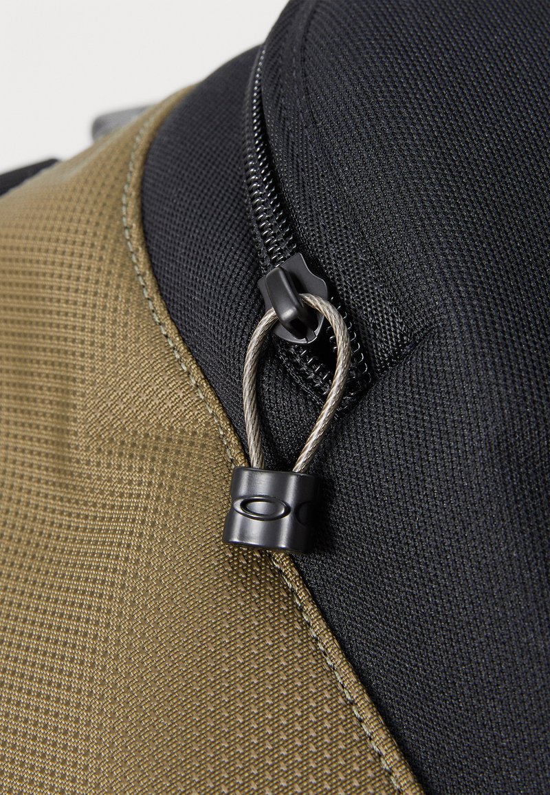 Oakley KITCHEN SINK UNISEX - Reseryggsäck - army green