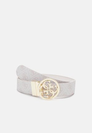 Ceinture gris clair à motifs avec une boucle ronde en métal doré affichant les lettres G, H, S et T entreconnectées.