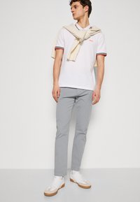 HUGO DAVID - Chino - medium grey