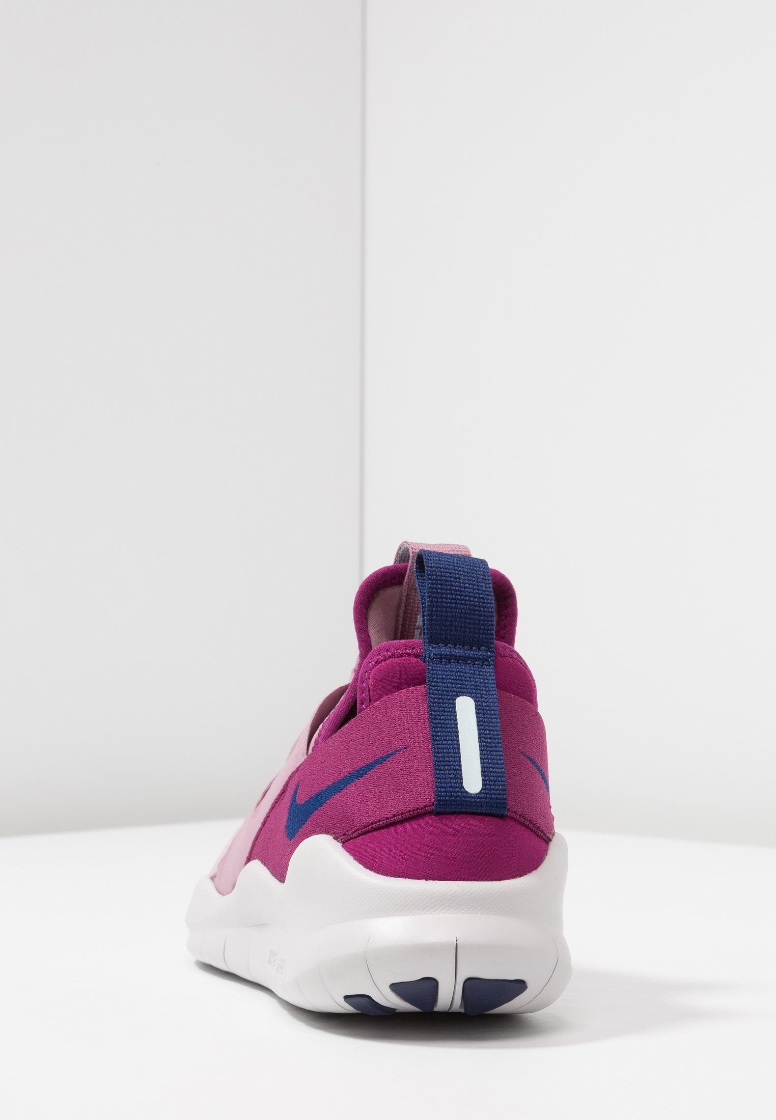 nike free rn 2018 plum chalk