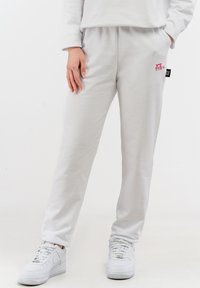 Unselected, optic white
