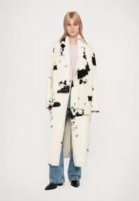STAND STUDIO PALMER - Abrigo de invierno - black/off white