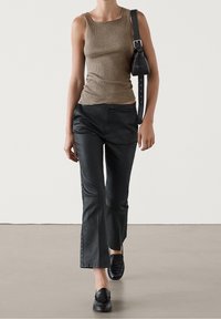 Massimo Dutti Tygbyxor - black