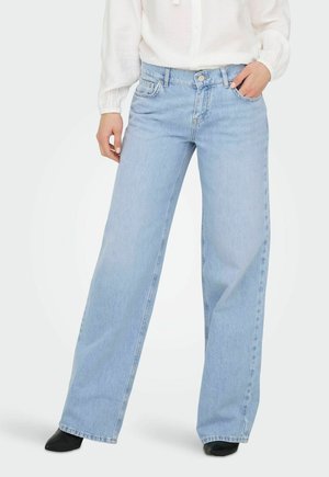 MIT WEITEM BEIN BRENDA NIEDRIGE TAILLE GERADE GESCHNITTEN - Ravne kavbojke - light blue bleached denim