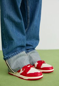 DUNK LOW - Sneaker low - coconut milk/university red/pale ivory/black