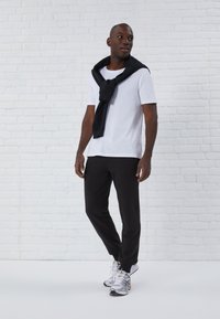 Pier One by Zalando - 2 PACK - Treniņtērpa apakšdaļas - black Miniatūras attēls 1