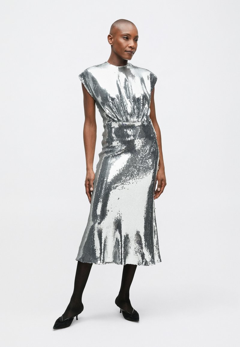 David Koma SLEEVELESS BLOUSON SEQUIN MIDI DRESS - Cocktail dress / Party  dress - silver-coloured - Zalando