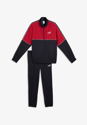 Czarno-czerwony dres Puma z kurtką na zamek i spodniami z elastyczną talią, z logo Puma na klatce piersiowej i udzie.