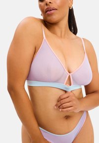 CUT-OUT - Triangel-bh - pastel lilac