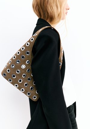 PULL&BEAR SHOULDER - Geantă de mână - camel