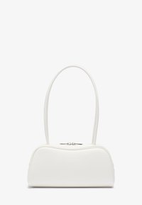 Borsa a mano bianca di forma rettangolare con bordi arrotondati, manici lunghi e stretti, e una chiusura con cerniera argentata sulla parte superiore, su uno sfondo neutro.