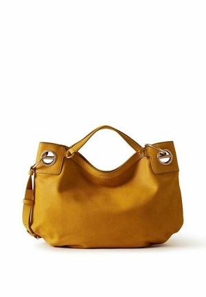 Borsa a mano in pelle giallo senape con manici corti, ferrature circolari color oro e tracolla staccabile su sfondo bianco.