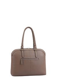 Taupe leren handtas met dubbele hengsels, een ritszak aan de voorkant en afgeronde bovenkanten op een witte achtergrond.