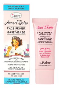 Base de maquillage dans un tube en plastique rose avec des accents blancs. La boîte présente un design vintage avec une femme et du matériel de laboratoire. Contient des extraits d'églantier.