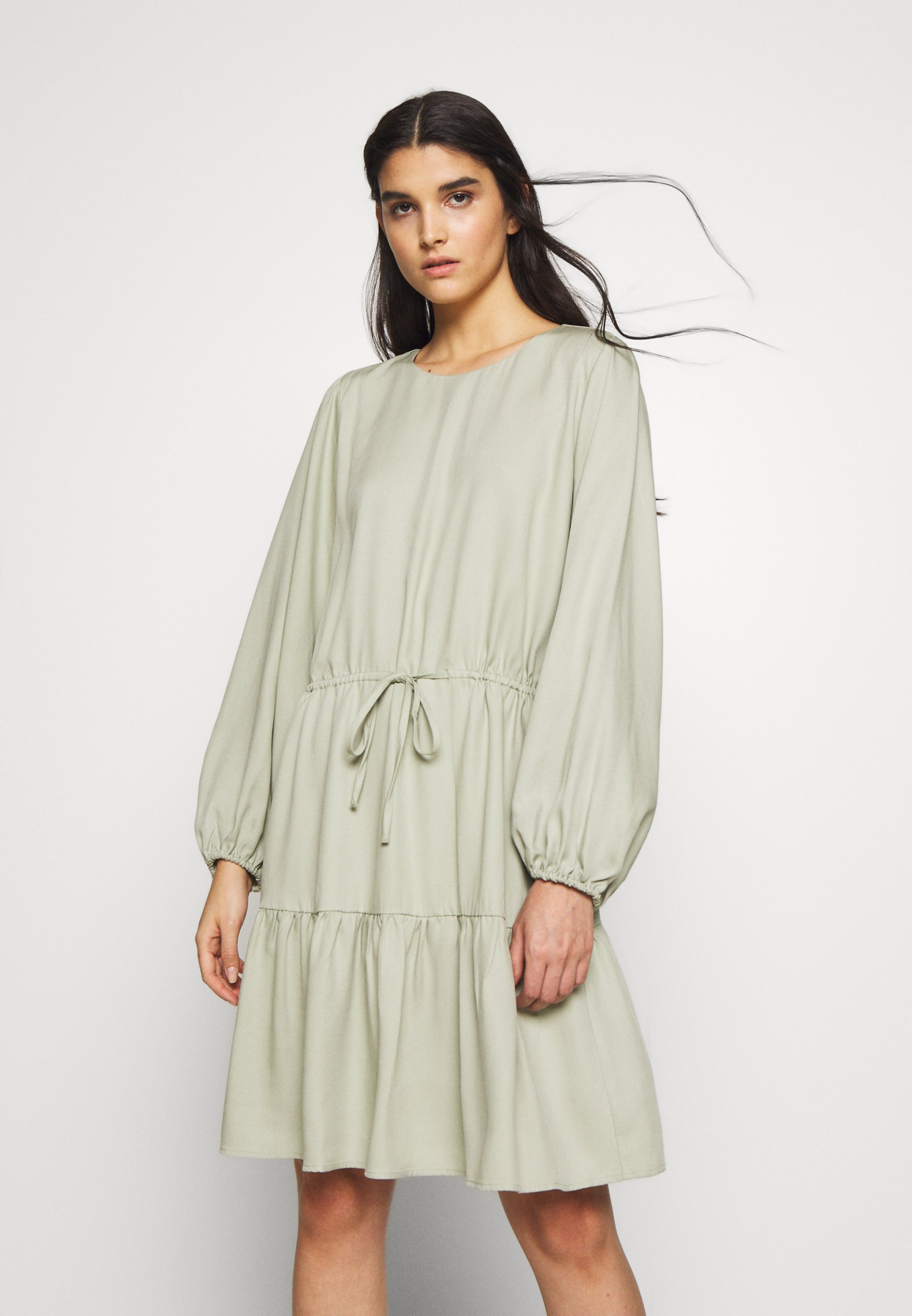 Bruuns Bazaar PRALENZA ELISSA DRESS Vardagsklänning jade Bruuns Bazaar PRALENZA ELISSA DRESS Vardagsklänning jade