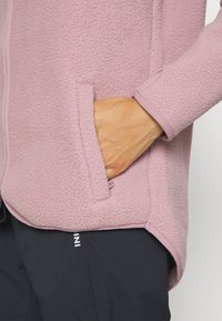 Eivy Flīsa jaka - faded woodrose