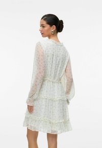 Vero Moda VMSMILLA FRILL  - Vardagsklänning - bright white