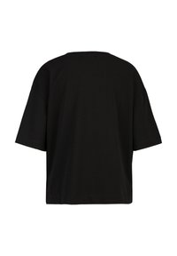 Zwarte T-shirt met korte mouwen, gemaakt van zachte katoen, met een relaxte pasvorm, ronde hals en een gladde textuur zonder zichtbaar logo of ontwerp.