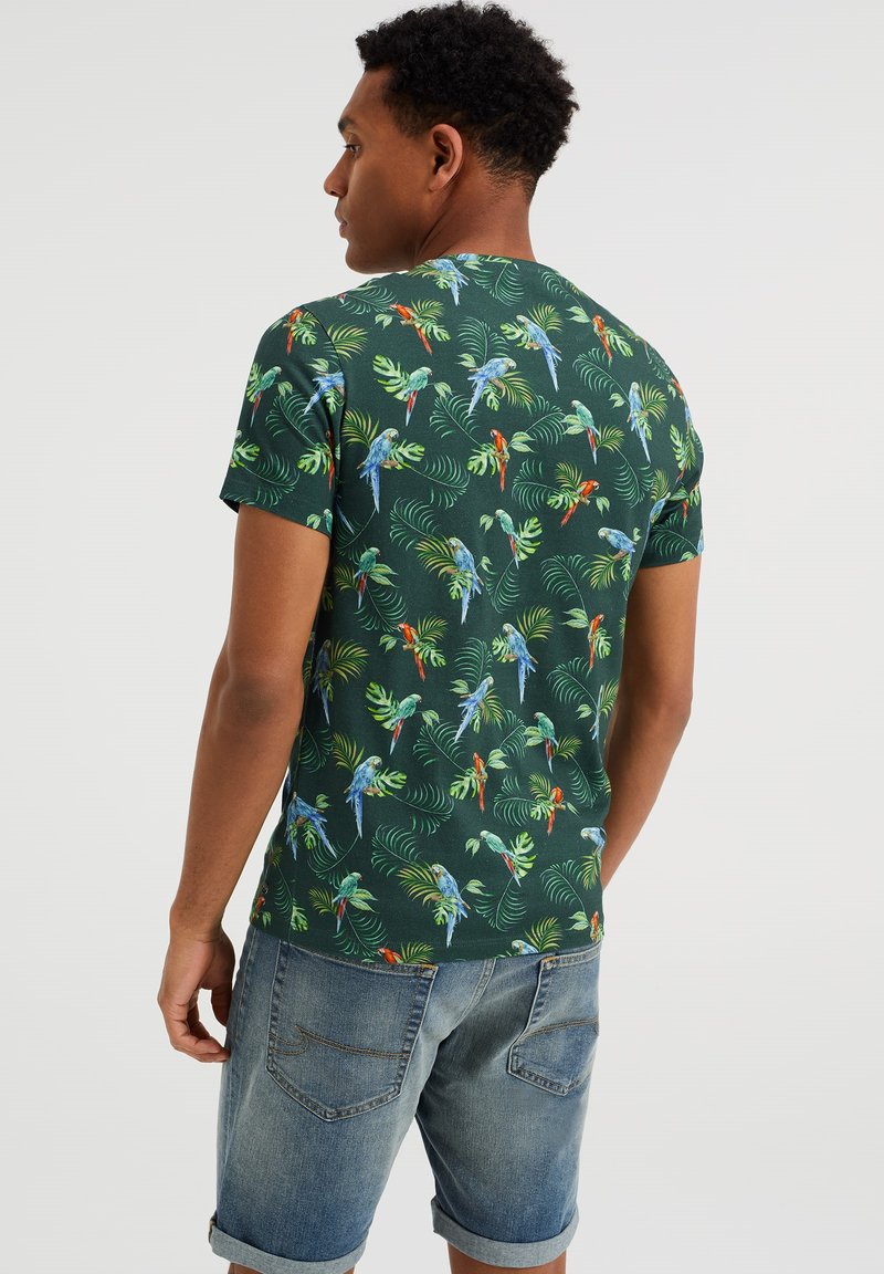 Herren T-Shirts basic | WE Fashion T-Shirt print green/grün - QZ83603 Herren T-Shirts basic | WE Fashion T-Shirt print green/grün - QZ83603