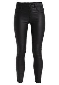Pantalons skinny en simili cuir noir avec taille haute, fermeture éclair, design à cinq poches et texture lisse. Présentant des accents matériels minimaux.