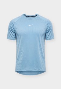 Неизбран, smokey blue