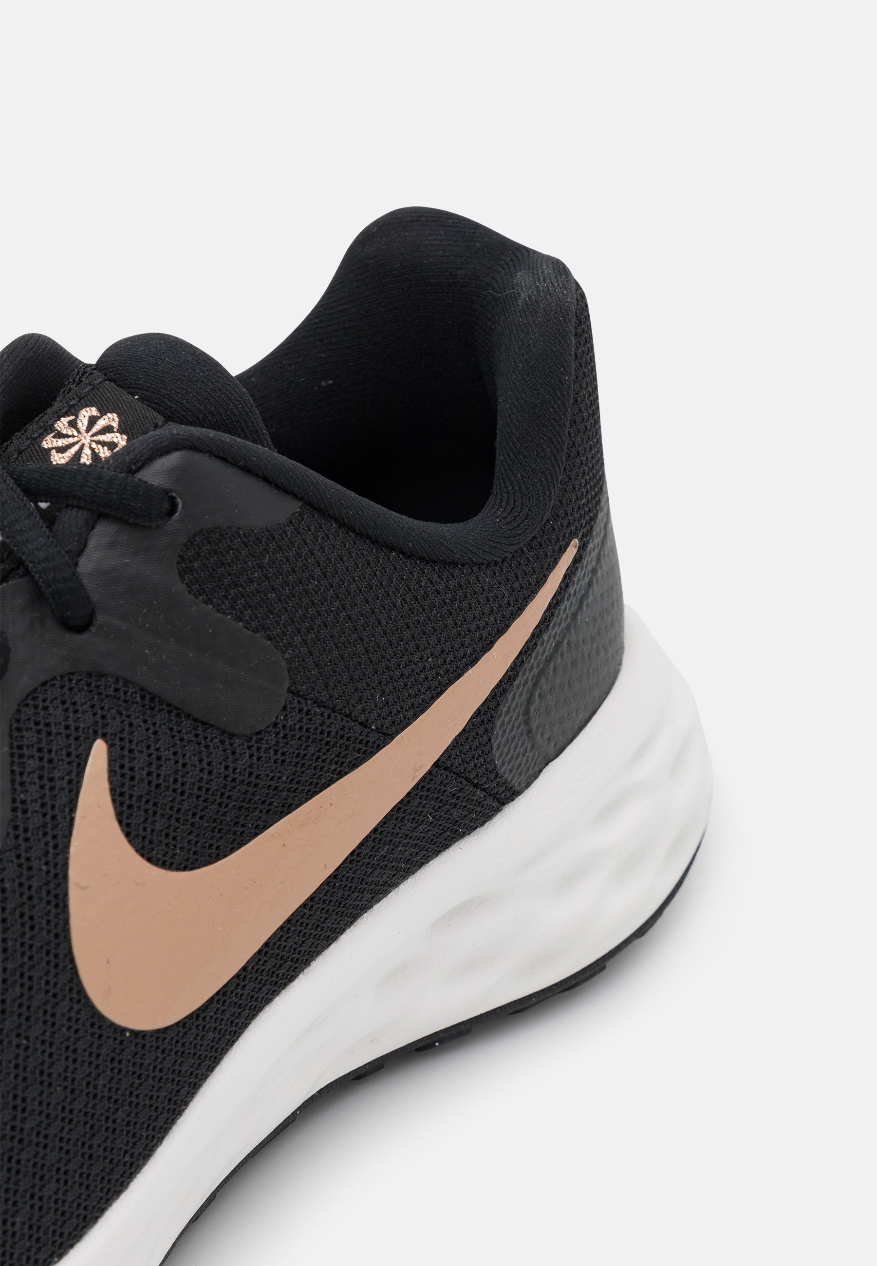 nike performance neutral