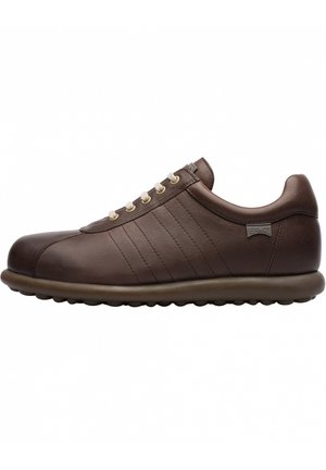 Brown leather sneaker with a rounded toe, textured side panels, contrasting laces, and a cushioned, textured sole.