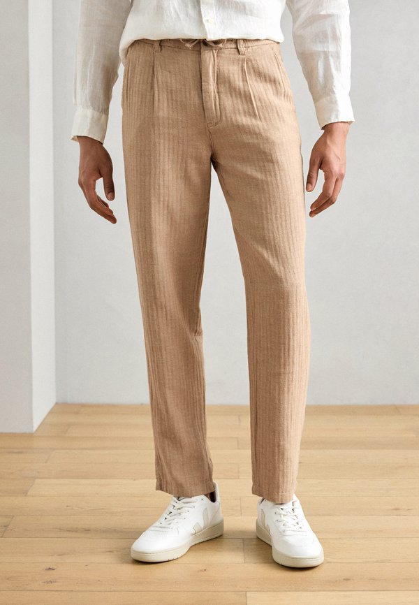 HERRINGBONE PANTS - Trousers - sand