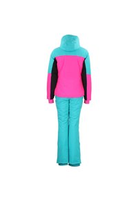 Traje de esquí colorido que presenta una chaqueta rosa y turquesa con detalles en negro, combinada con pantalones turquesa a juego. Fabricado con material duradero e insulated.