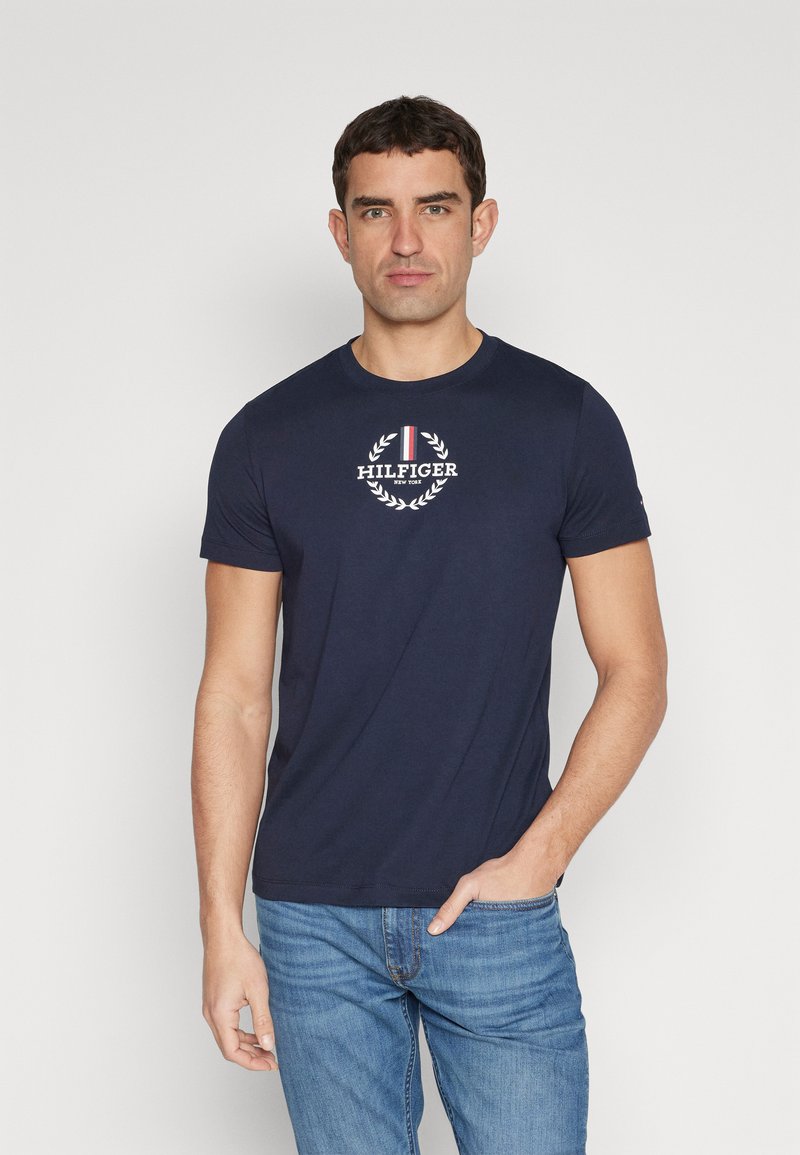 Tommy Hilfiger - GLOBAL STRIPE WREATH TEE - Print T-shirt - desert sky, Enlarge