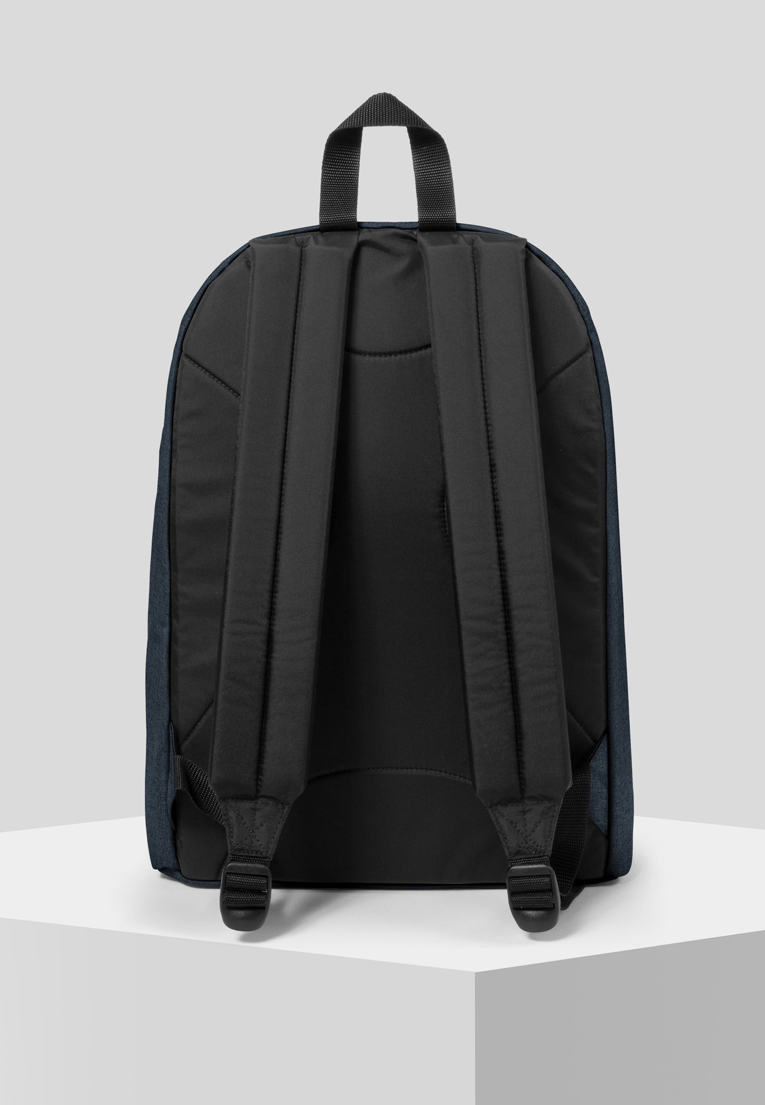 Eastpak 아웃 오브 오피스 배낭 트리플 데님
