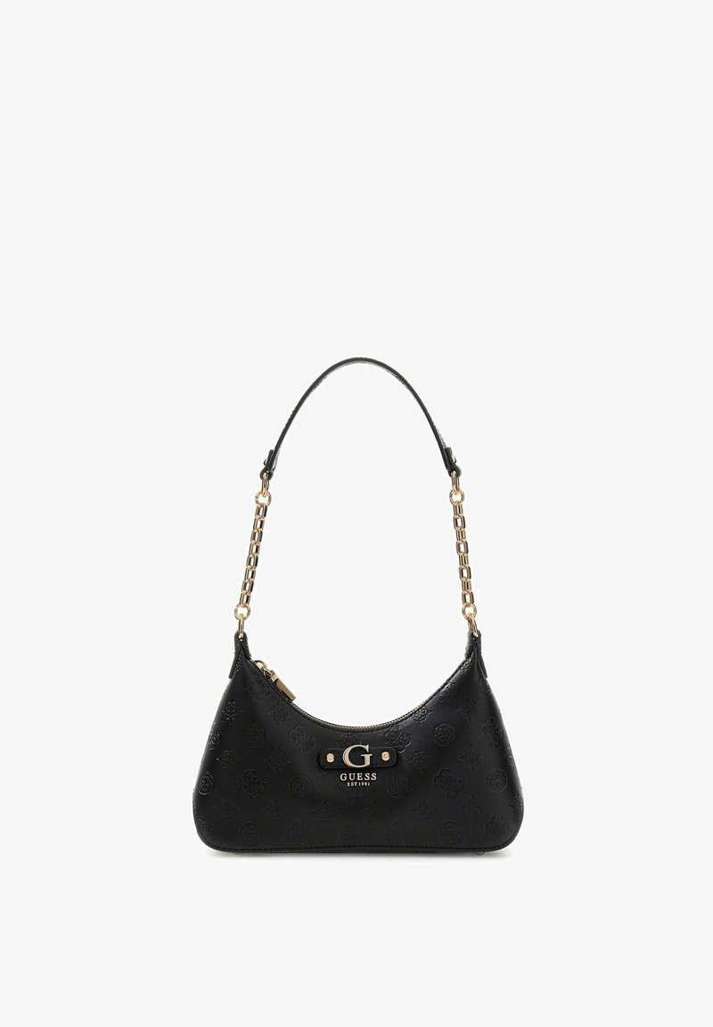 Sac à main noir Guess avec motif de logo embossé, chaîne dorée et bandoulière en cuir, ainsi qu'une plaque de logo dorée sur le devant.