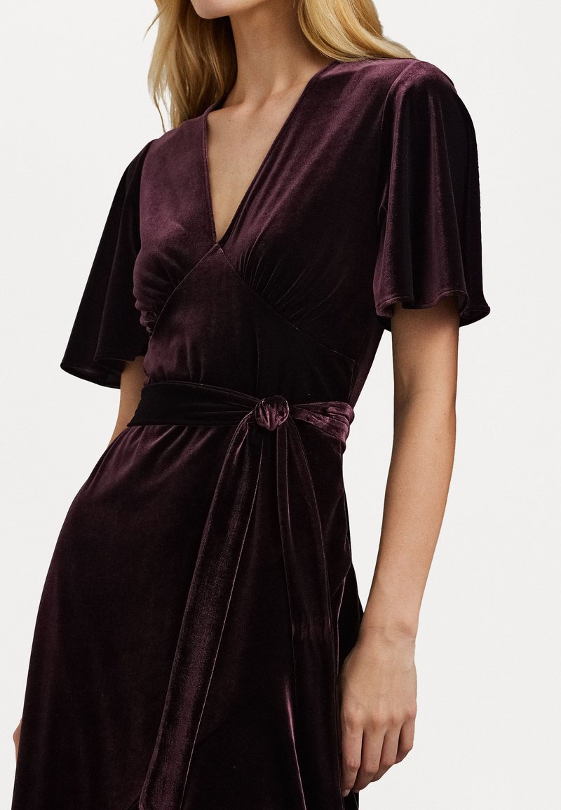 ralph lauren burgundy velvet dress RALPH LAUREN COLLECTION Niles strapless bow-embellished velvet gown
