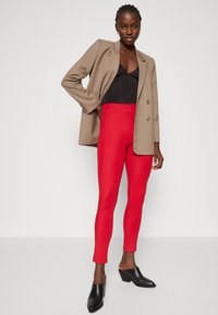 Patrizia Pepe PANTALONI TROUSERS - Nohavice - red heart