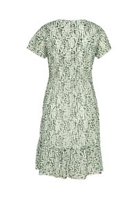 Robe courte à manches courtes longueur genou avec un motif abstrait en forme de labyrinthe gris et blanc et un ourlet volanté.