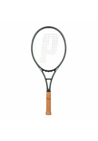Tennisracket met een groen frame, een geweven patroon op de snaren en een beige gestreepte grip. Heeft een logo op de snaren.
