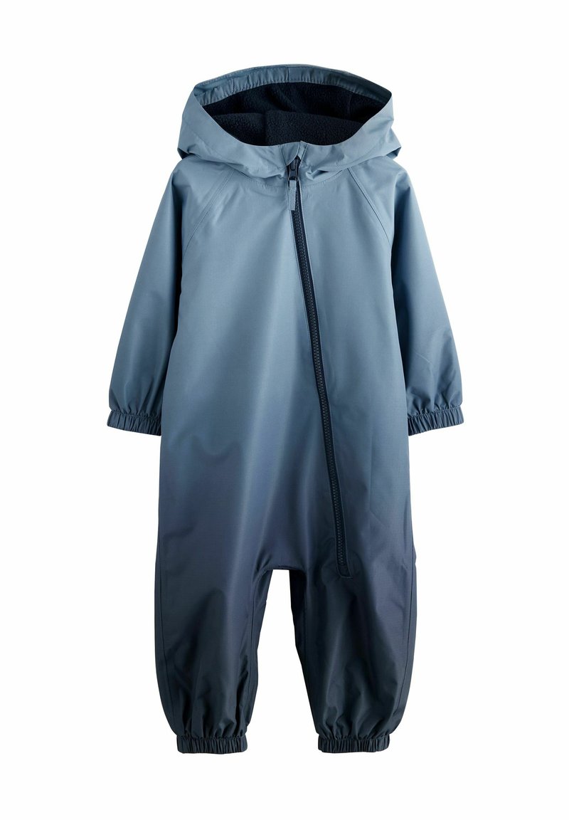 Tuta impermeabile blu a pezzo unico con chiusura a zip, polsini elasticizzati e cappuccio. Texture liscia con un effetto sfumato dal chiaro allo scuro.