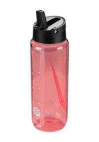 Transparante roze plastic waterfles met een zwarte flip-topdeksel, meetmarkeringen en een wit logo-detail, met een gebogen vorm.