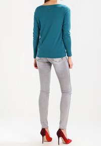 Esprit Sweter